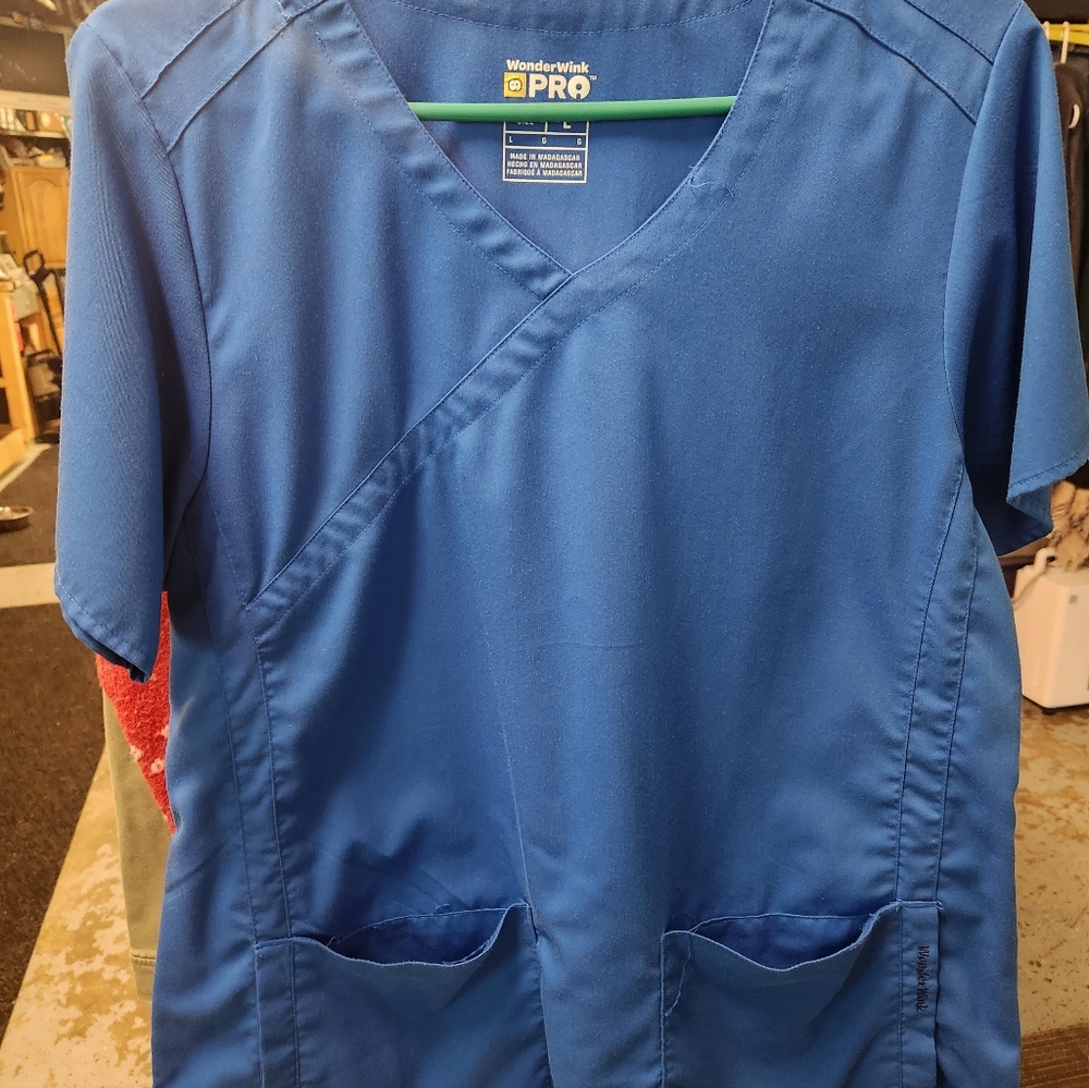 WonderWink Pro V-Neck Blue Scrub Top